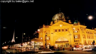 Flinders Street Station mit Victorian Art Center